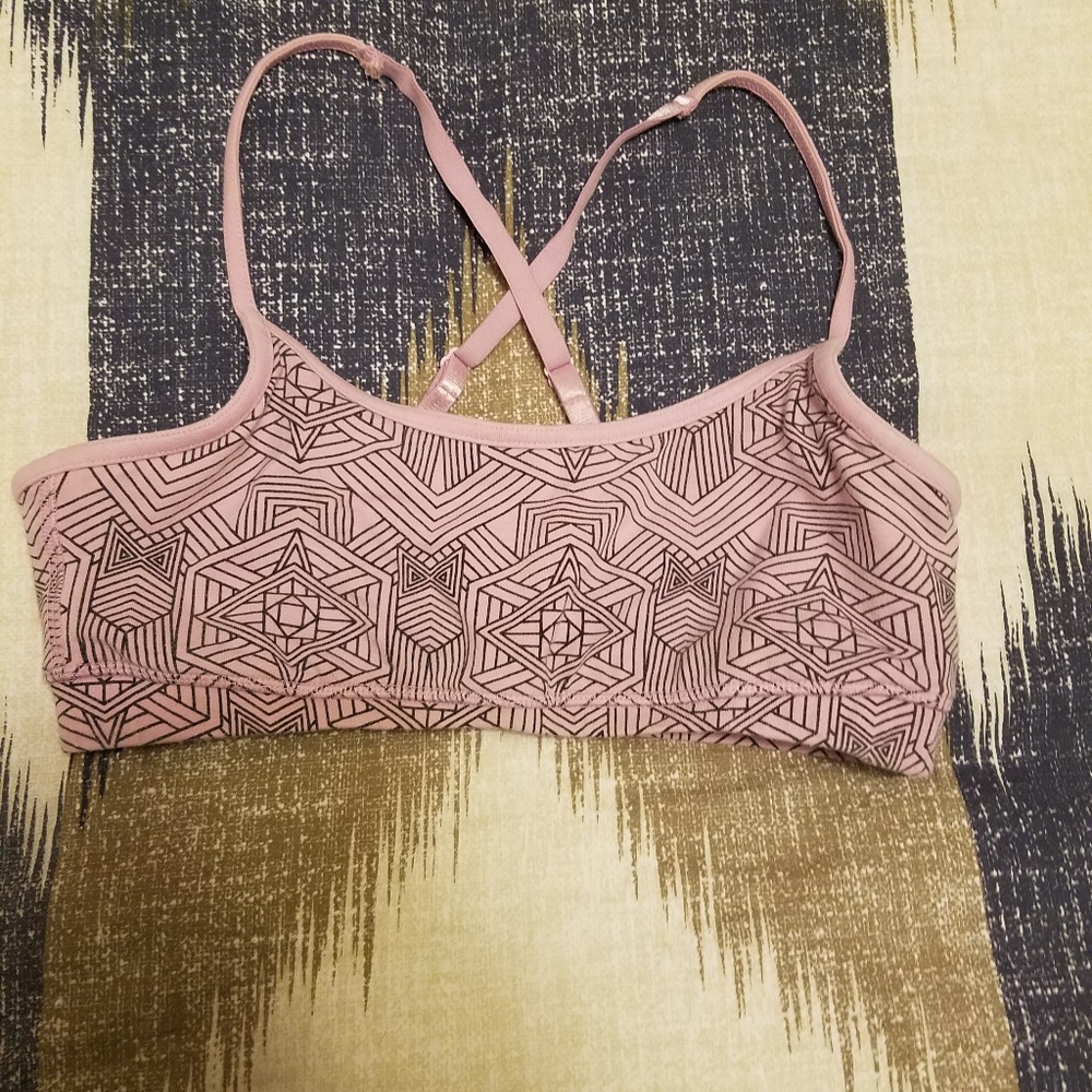 Forever 21 geometric sports bra